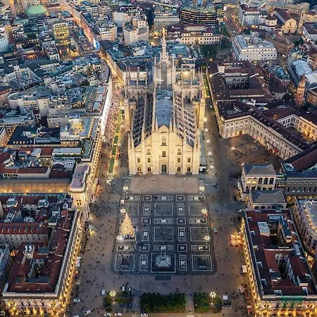 Duomo 15 Min Walk - Luxury Flat, Netflix And Wi-fi アパート *